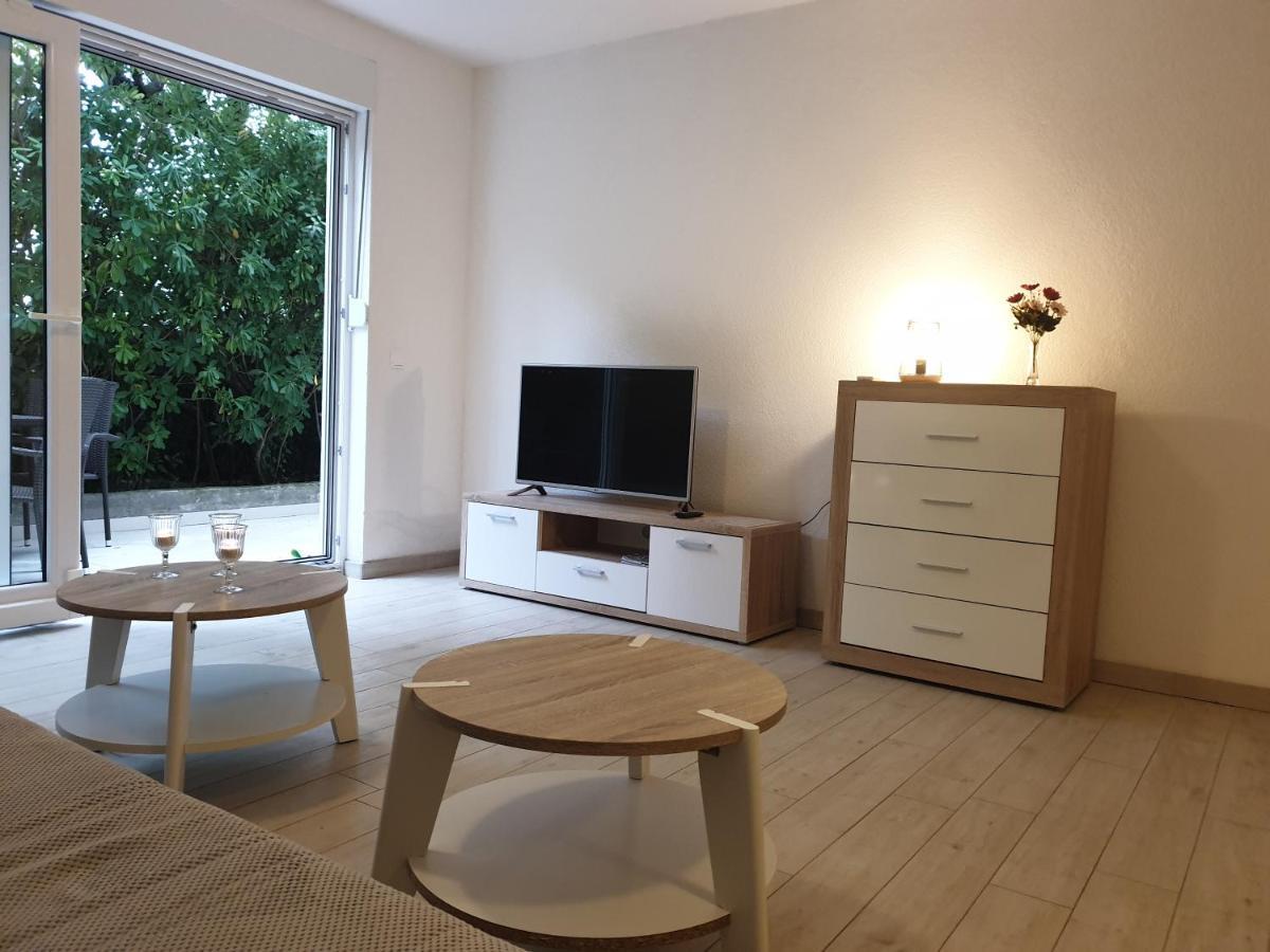 Ellie Apartment Promajna