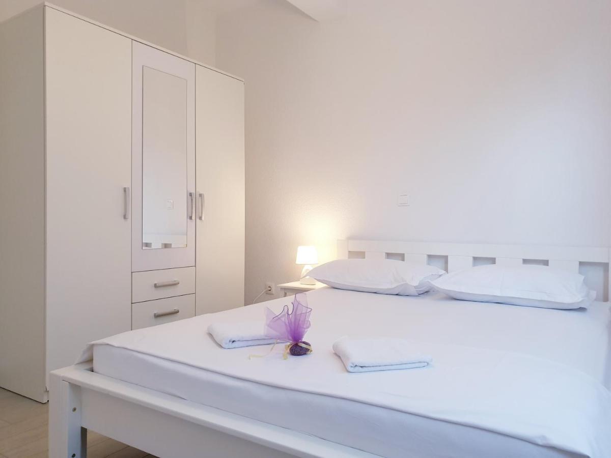 Apartament Ellie *